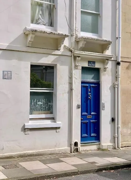 Garden Flat With Bath Skyline Views & Private Patio Apartment